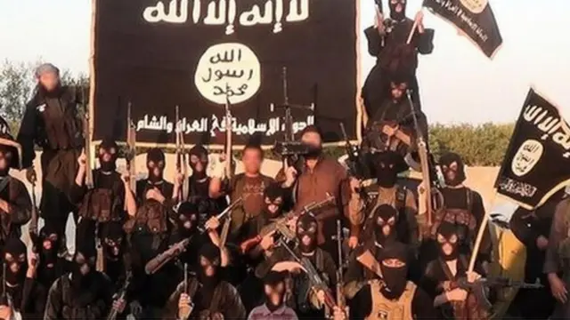 Rebel fighters from Islamic State in Iraq and the Levant