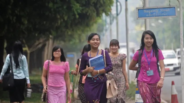 တိုက်ရိုက်လျှောက်ထားနိုင်တဲ့ တက္ကသိုလ်တွေအနက် ရန်ကုန်တက္ကသိုလ် တစ်ခုတည်းက ဝင်ခွင့်အတွက် လူတွေ့စစ်ဆေးဖွယ်ရှိ