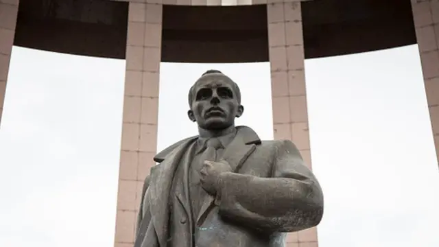 స్టెపాన్ బాండెరా విగ్రహం