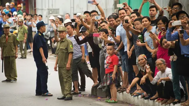 Vietnam, Facebook, Google