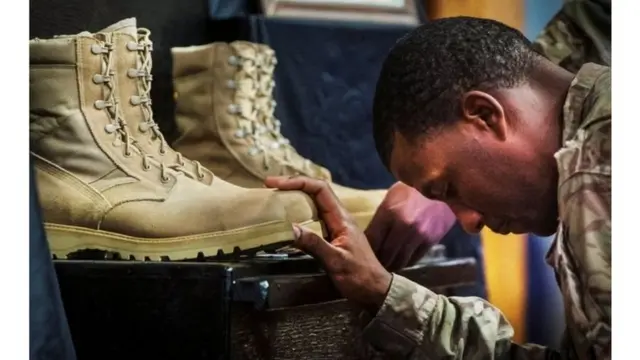 Labaatan sano oo colaado ka socdeen Afganistaan waxaa soo maray dhibaato xanuun badan