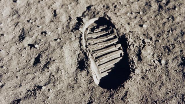 Huella de Neil Armstrong en la luna.