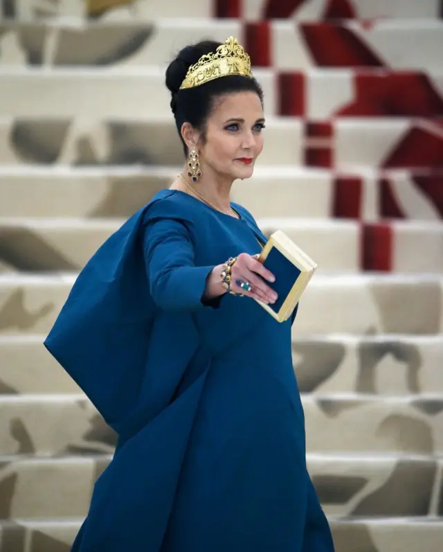 Линда Картер в наряде от модельера Зака Позена