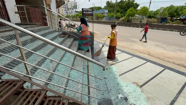 పగిలిన అద్దాలు