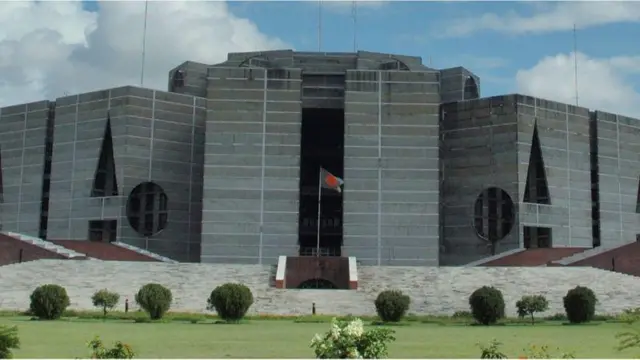 আগামী সাতই জানুয়ারি ভোটগ্রহণ অনুষ্ঠিত হবে।