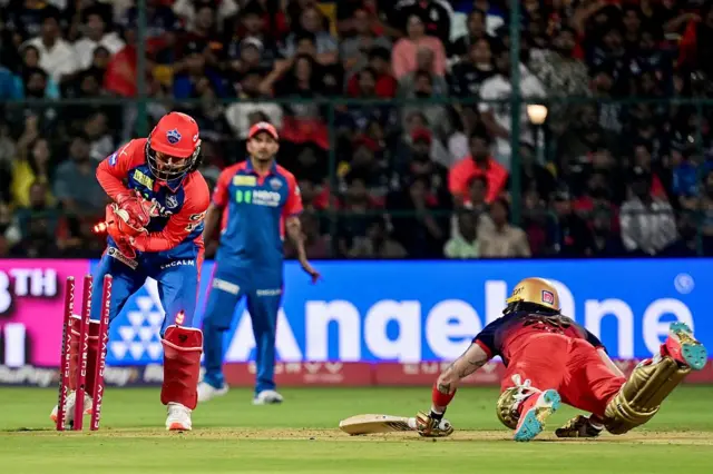 RCB vs DC: வெற்றி நடை போடும் டெல்லி அணி - கே.எல்.ராகுலின் அதிரடிக்கு ஆர்சிபி பணிந்தது ஏன்?