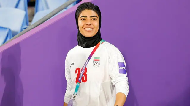 مونا حمودی، بازیکن تیم ملی فوتبال ایران