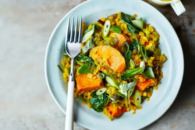 À mesure que votre enfant grandit, ses besoins en fer augmentent et il est important qu'il consomme des aliments riches en fer. 