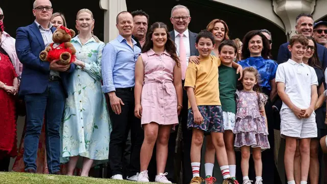 सोशल मीडिया बैन