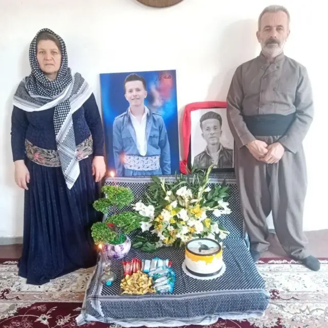 پدر و مادر هژار مام خسروی