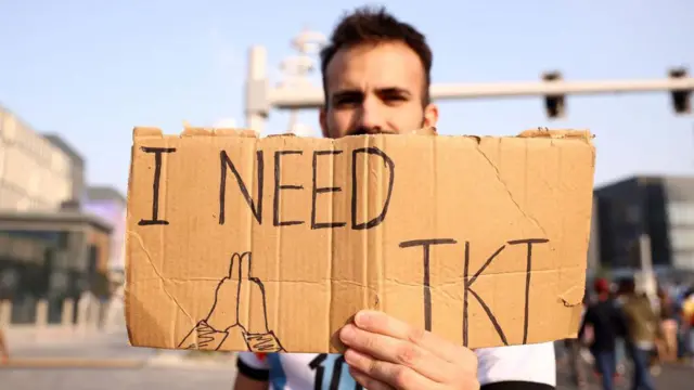 फ़ीफ़ा ने तय किया है कि टिकटों की रीसेल केवल उसी के आधिकारिक प्लैटफ़ार्म के माध्यम से हो सकती है (फ़ाइल फ़ोटो)