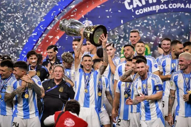 ኣርጀንቲና ኣብ ተወሳኺ ሰዓት ብዘመዝገበታ ሸቶ'ያ ነዛ ዋንጫ ንመበል 16 ግዜ ክትዕወተላ ክኢላ