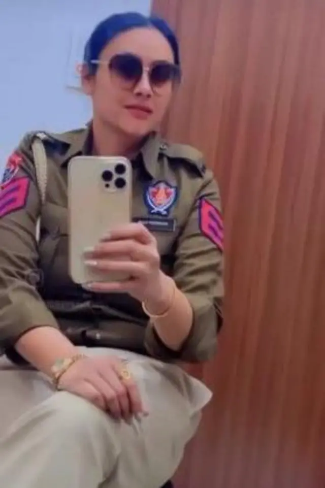 બીબીસી ગુજરાતી પંજાબ પોલીસ કૉન્સ્ટેબલ ઈન્સ્ટાગ્રામ રિલ્સ સોશિયલ મીડિયા અમનદીપ કૌર ડ્રગ્સ હેરોઈન