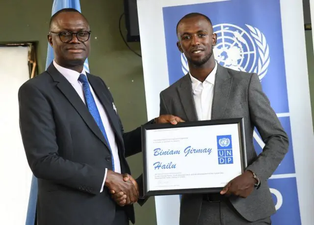 ፓ ላሚን በያይ ምስ ቢንያም ግርማይ