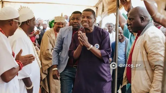 Pasitọ Adeboye n ki awọn lọbalọba kan