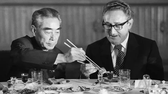 हेनरी किसिंजर और चीनी प्रधान मंत्री चाउ एन लाई