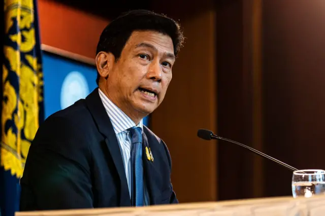 นายปานปรีย์ พหิทธานุกร รองนายกรัฐมนตรี และรัฐมนตรีว่าการกระทรวงการต่างประเทศ