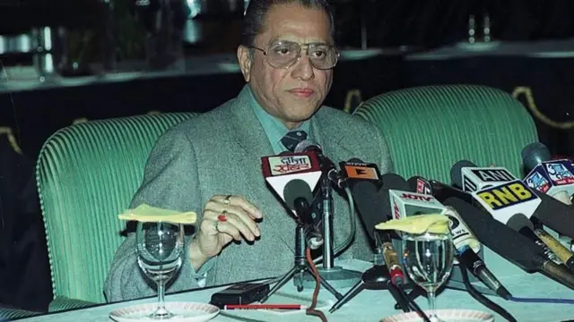 जगमोहन दालमिया प्रसारमाध्यमांशी बोलताना