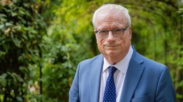 Lord Smith telah menyerukan agar pemerintah menyampaikan permohonan maaf.