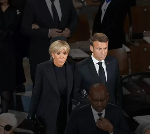 Onyeisiala mba France bụ Emmanuel Macron na nwunye ya bụ Brigitte Macron.