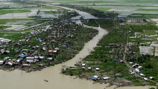 ဖျာပုံ၊ဘိုကလေး၊လပွတ္တာ စတဲ့မြို့နယ်တွေမှာ အများဆုံးထိခိုက်ပျက်စီးခဲ့
