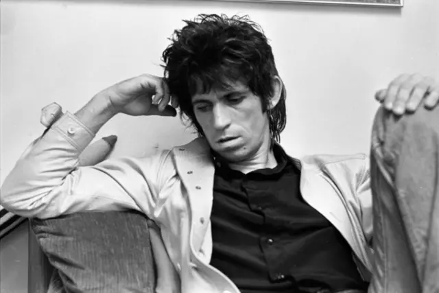 К началу 1977 года Кит Ричардс страдал от тяжелой героиновой зависимости