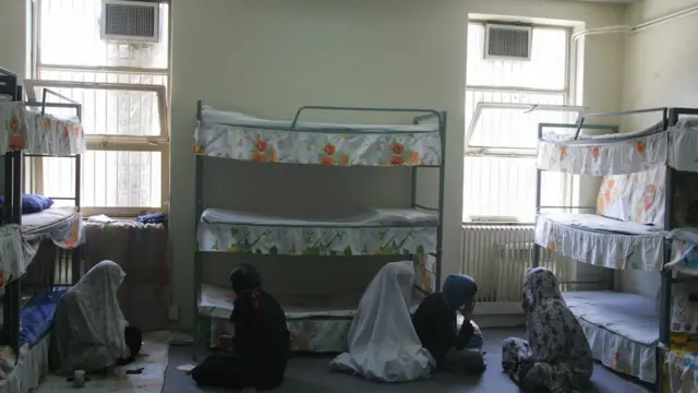 زنزانة في سجن إيفين حيث تحتجز أراس أميري