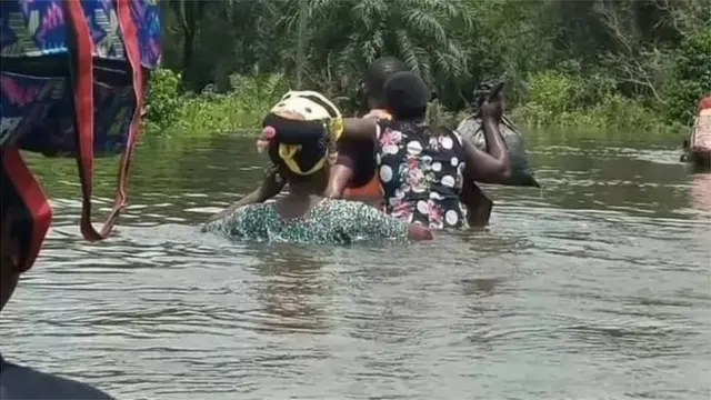Many villages don move to IDP camps sake of di flooding for Burutu