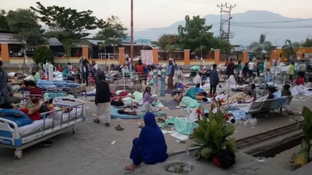 انڈونیشیا میں زلزلے کے بعد سونامی