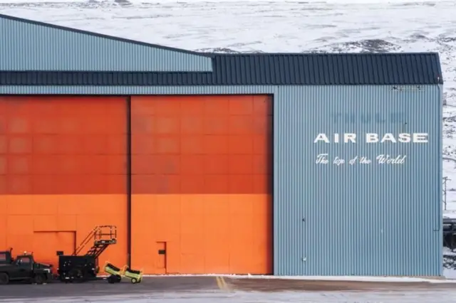 Kituo cha Jeshi la Anga cha Pituffik ndicho kituo cha kaskazini zaidi cha Jeshi la Merika na kilijulikana kama John Thule.