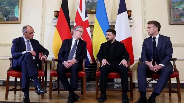 Володимир Зеленський, Еммануель Макрон і Фрідріх Мерц на переговорах на Даунінг-стріт