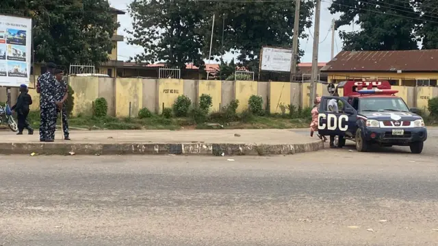 Aworan awọn ọlọpaa ati ọkọ̀ wọn