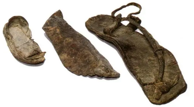 ናይ ቈልዓ፡ ሰብኣይን ሰበይትን ሰንደል ሳእኒ። 