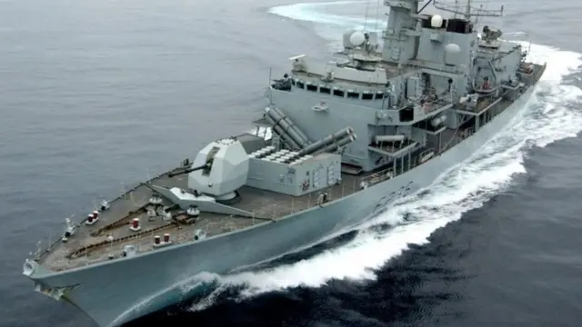 Meli ya kijeshi katika mkondo wa Hormuz