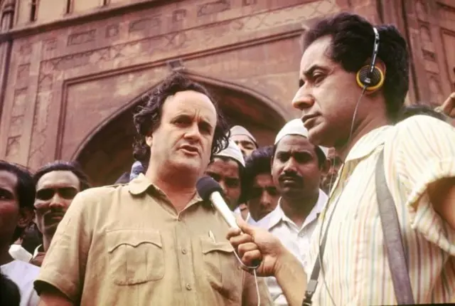 मार्क टली यांचा जन्म कोलकाता येथे झाला.