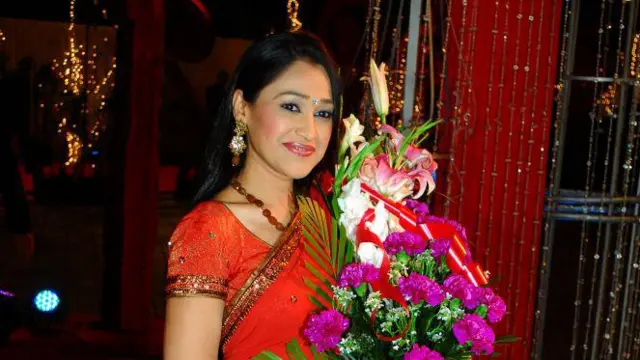 'તારક મહેતા કા ઉલ્ટા ચશ્મા' સીરિયલના સૌથી ચર્ચિત પાત્ર દયાબેનની ભૂમિકા દિશા વાકાણીએ ભજવી હતી.હવે તેઓ આ સીરિયલનો ભાગ નથી.