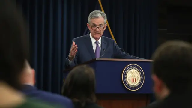 美联储主席鲍威尔在新闻发布会上。