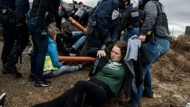 ਫਰਾਂਸ ਭਰ ਵਿੱਚ ਈ-ਮਾਰਕਿਟਿੰਗ ਕੰਪਨੀ ਐਮੇਜ਼ੋਨ ਖ਼ਿਲਾਫ਼ ਮੁਜ਼ਾਹਰੇ ਕੀਤੇ ਗਏ।