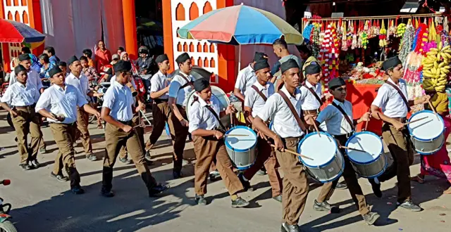 गुरुवारी भुवनेश्वरमधील आरएसएसच्या कार्यक्रमात सहभागी झालेले स्वयंसेवक.