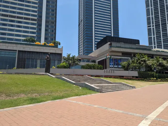 இலங்கை போராட்டம்