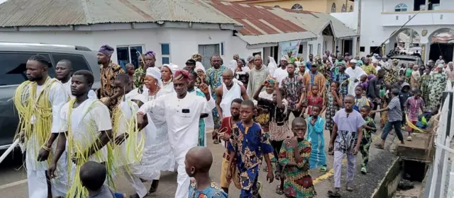 Aworan awọn araalu to n ṣe ọdun