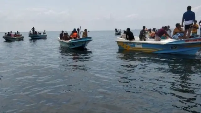 கடலில் படகு