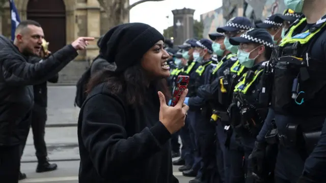 Manifestante en Melbourne.