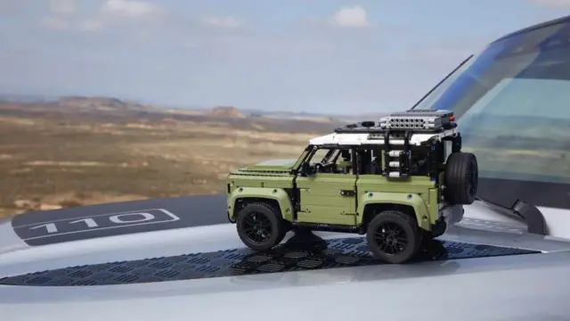 لندروور با همکاری لگو یک مدل کوچک از دیفندر را هم به بازار عرضه خواهد کرد