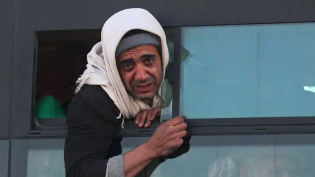 تم إجلاء عشرات من حلب