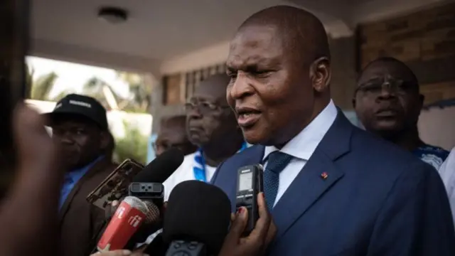 Perezida Touadéra yatowe bwa mbere mu 2016 ubu arashaka kurenza manda ebyiri yemerewe n'itegeko nshinga