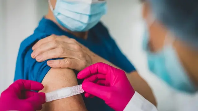 주사기 바늘에 대한 공포도 많은 사람이 백신 복용을 꺼리는 여러 이유 중 하나다