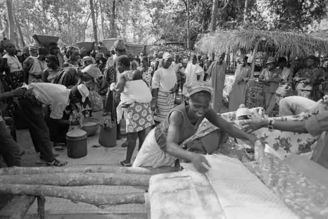 En dehors de l'agriculture, l'économie de l'empire du Kaabu était basée essentiellement sur le commerce avec les Européens, la traite des esclaves selon les historiens.