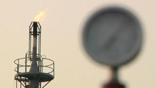  বাংলাদেশ তীব্র গ্যাস সংকটে ভুগছে। 