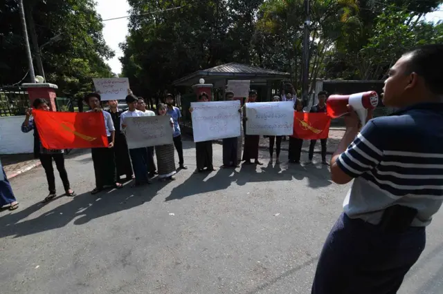 တိုင်းပြည်ပညာရေး နောက်ကျနေလို့ မူဝါဒအရ လုပ်နေတာလို့ဆို